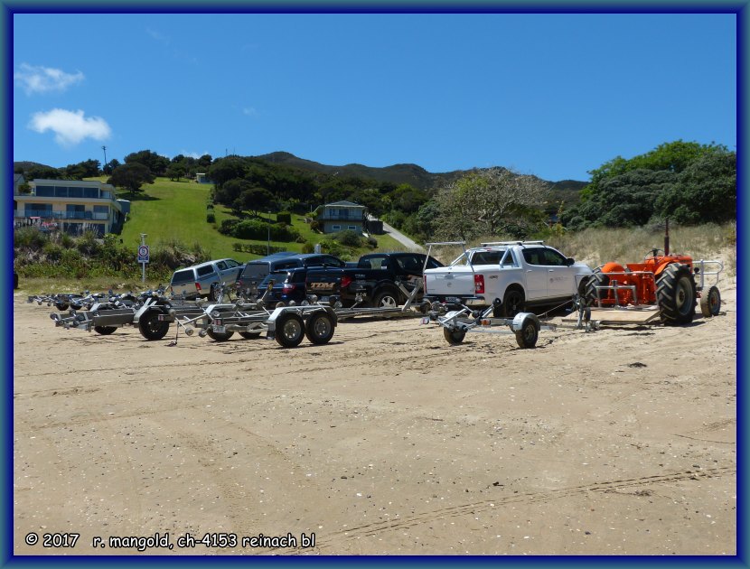 der fuhrpark fr die boote der sportfischer vom campingplatz