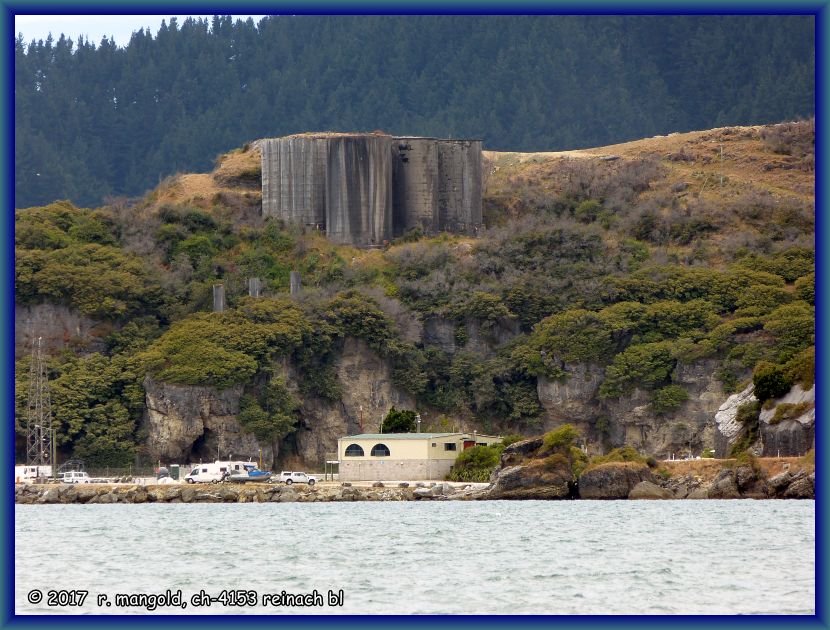 die betonsilos sind wahrscheinlich die speicher fr die wasserversorgung hier