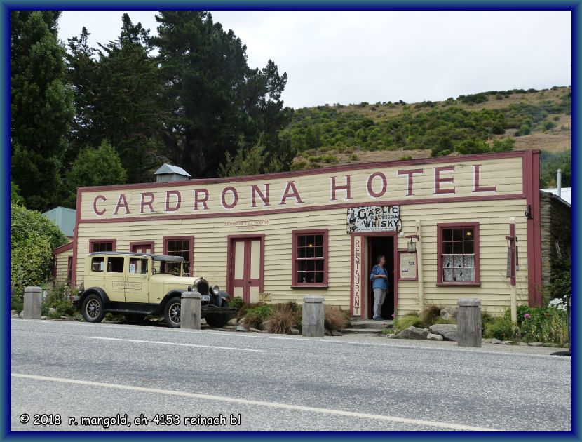 das ber 150-jhrige cardrona-hotel an der strasse nach queenstown