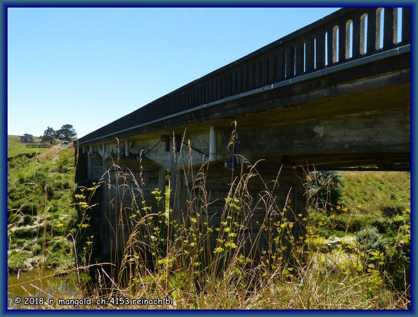 die brcke, die den verkehr sicher ber den bach fhrt