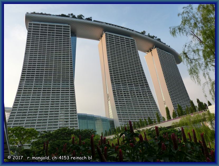 blick auf das marina bay sands, ein verrckter bau