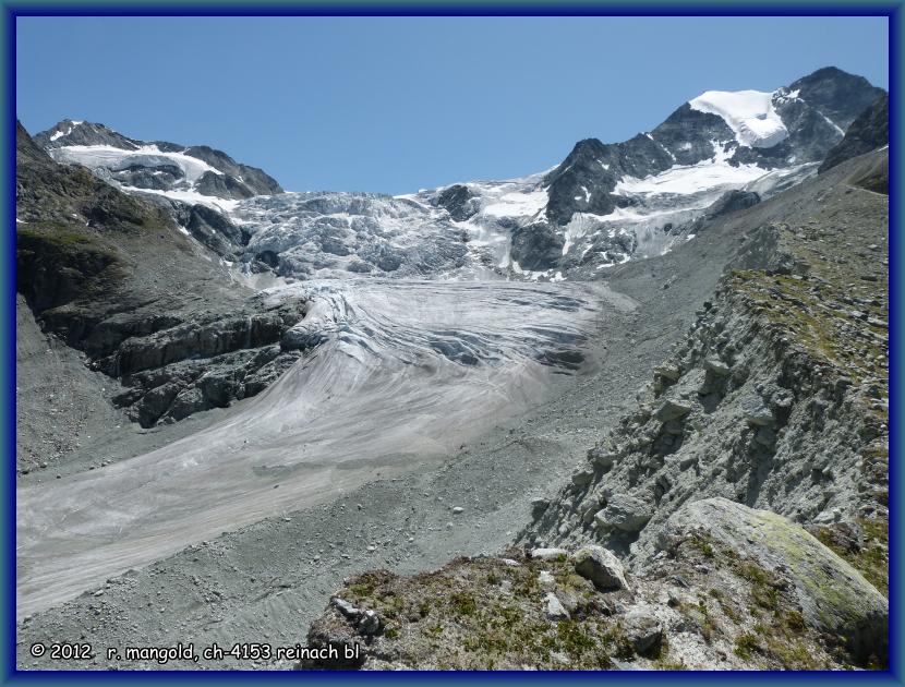 blick auf den moiry-gletscher 
	zuhinterst im val d'anniviers (wallis) am 18.07.2012