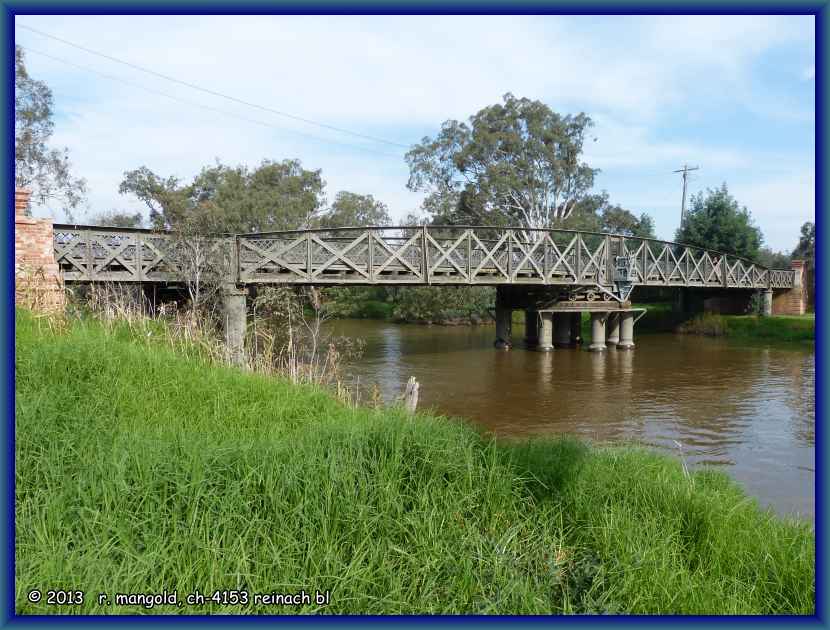 drehbr&uuml;cke &uuml;ber den la trobe river bei sale (victoria) australien am 06.04.2012