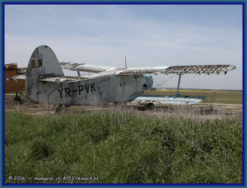 eine stark lädierte antonow an-2 auf dem flugplatz von kaposújlak bei kaposvár (h) am 13.05.2005