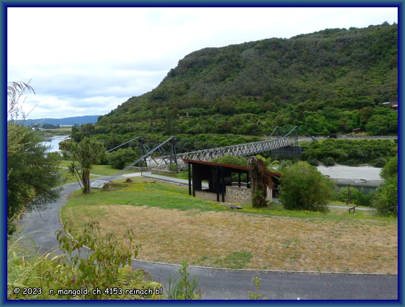 &uuml;berblick beim zugang zur brunner-mine am grey-river (neuseeland s&uuml;dinsel) am 30.12.2017