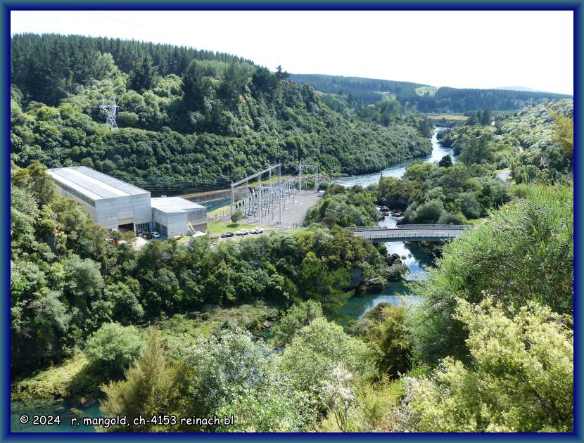 das aratiatia-kraftwerk unterhalb des gleichnamigen stausees am waikato river (neuseeland nordinsel) am 15.12.2017