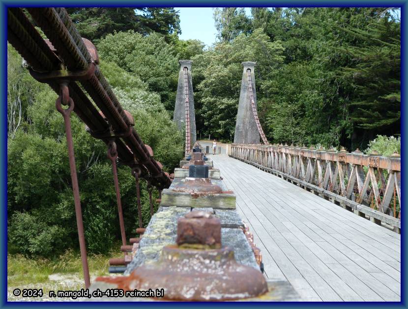 die seit 2013 wieder zug&auml;nglich clifden h�ngebr&uuml;cke &uuml;ber den waiau river (neuseeland s&uuml;dinsel) am 15.01.2018