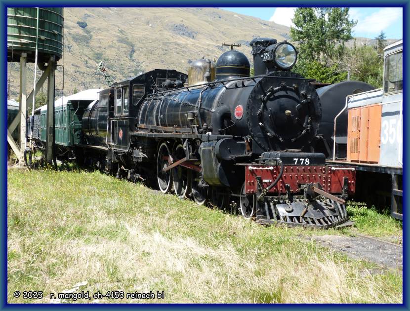 die kingston-flyer-lok steht ungenutzt herum, schade darum (neuseeland s�dinsel) am 12.01.2018