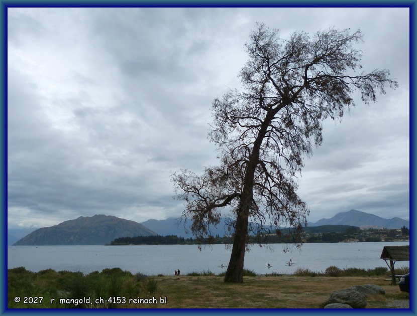 bedrohliche wolkenstimmung am lake wanaka (neuseeland s&uuml;dinsel) am 10.01.2018